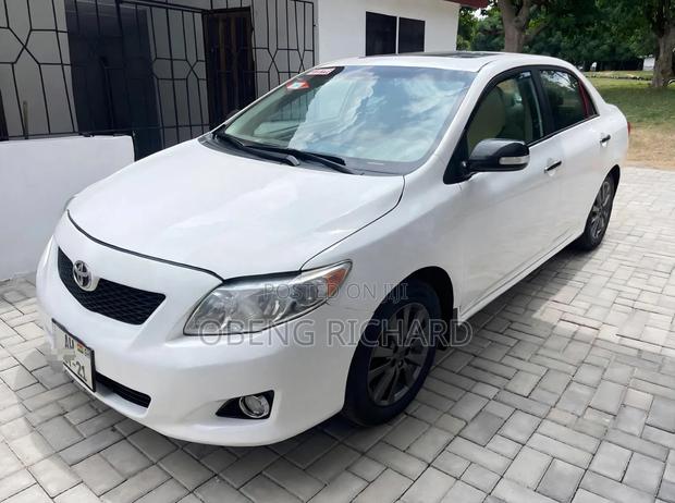 Toyota Corolla 2010 White