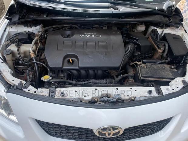 Toyota Corolla 2010 White