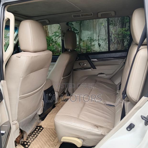 Mitsubishi Pajero 2016 White