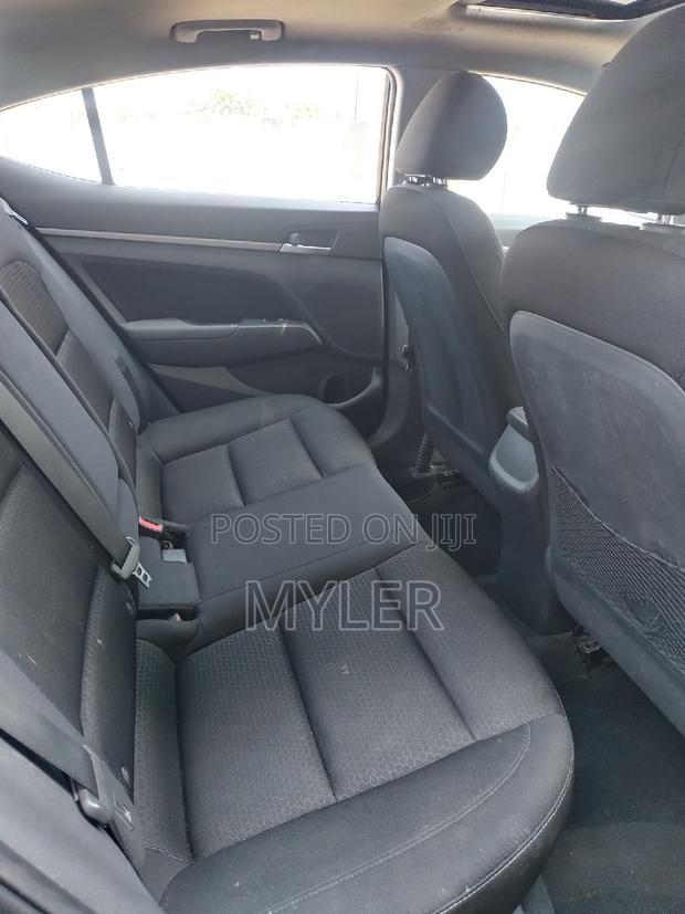 Hyundai Elantra Value Edition Sedan FWD (2.0L 4cyl 6A) 2017 Black