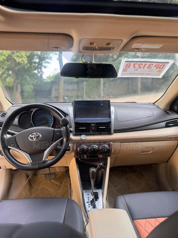 Toyota Yaris L Hatchback 5dr 2015 White