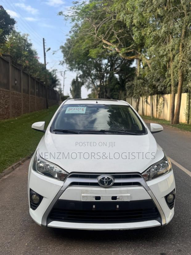 Toyota Yaris L Hatchback 5dr 2015 White