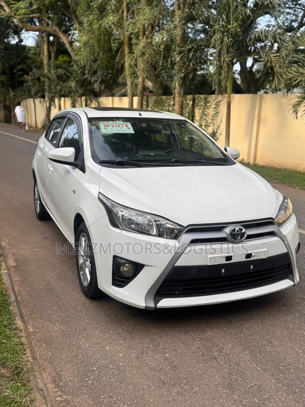 Toyota Yaris L Hatchback 5dr 2015 White