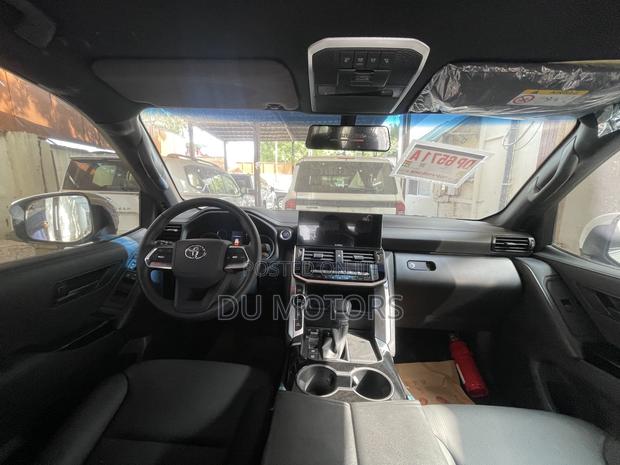 New Toyota Land Cruiser LC300 2023 White