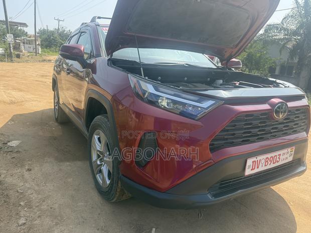 Toyota RAV4 XLE Premium AWD 2023 Red