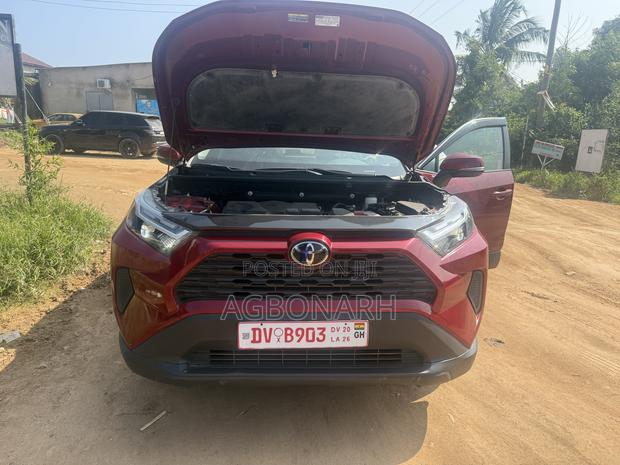 Toyota RAV4 XLE Premium AWD 2023 Red