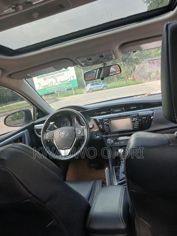 Toyota Corolla S 4dr Sedan (1.8L 4cyl CVT) 2016 White