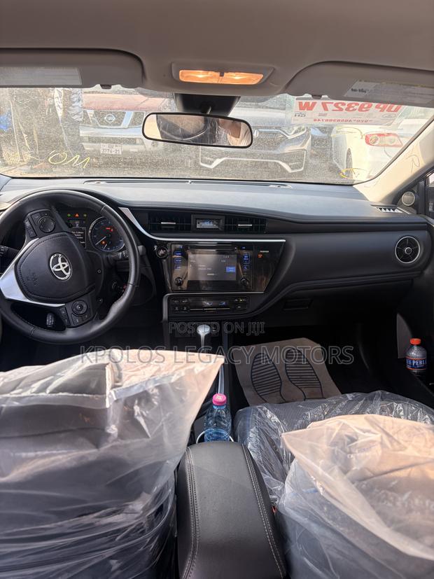 Toyota Corolla S 4dr Sedan (1.8L 4cyl CVT) 2016 Black