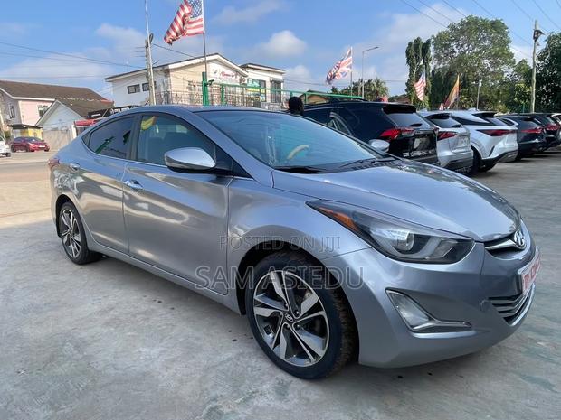 Hyundai Elantra Limited 4dr Sedan (1.8L 4cyl 6A) 2015 Silver
