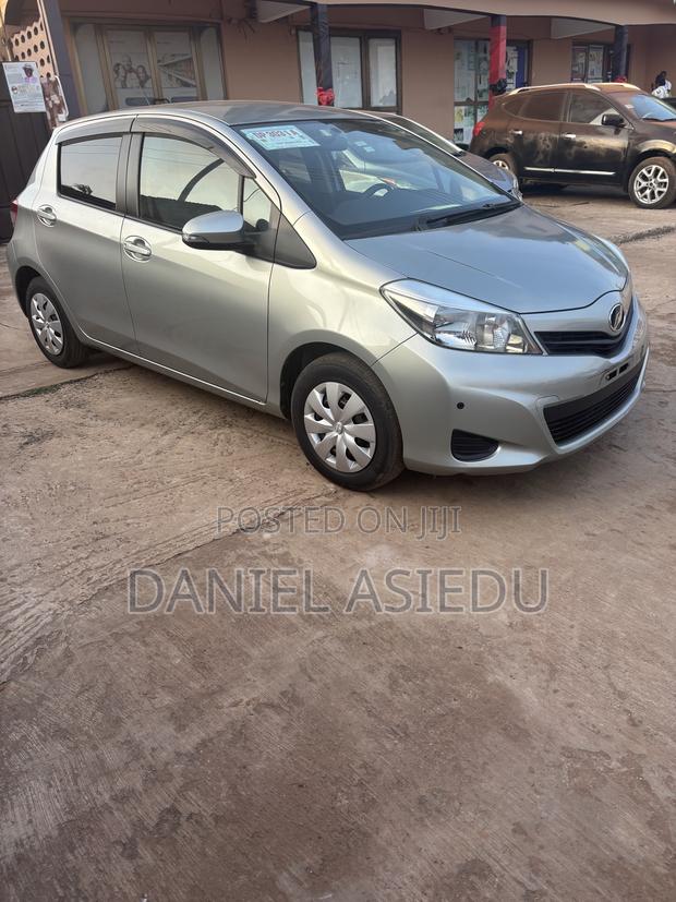 Toyota Vitz 1.3 AWD 3dr 2013 Green