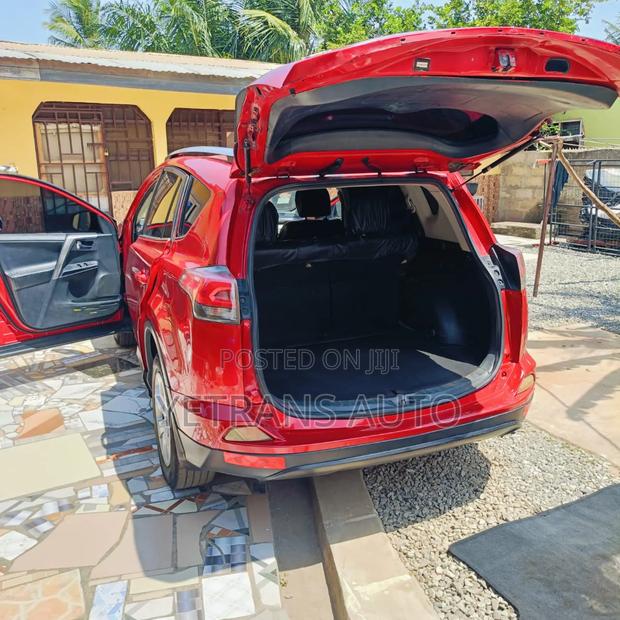 Toyota RAV4 2018 Red