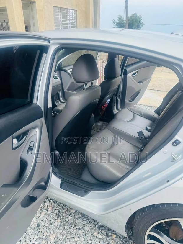 Hyundai Elantra 2014 Silver