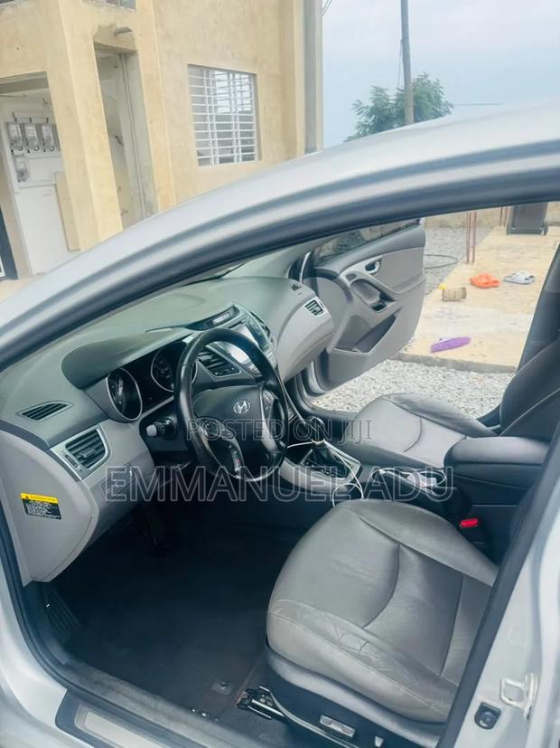 Hyundai Elantra 2014 Silver