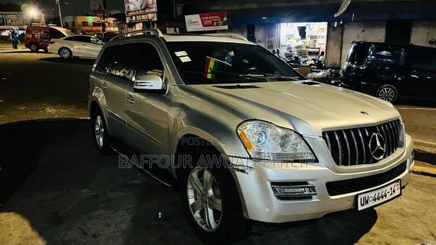 Mercedes-Benz GL-Class 2009 Gray