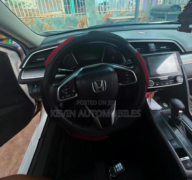 Honda Civic 2018 White