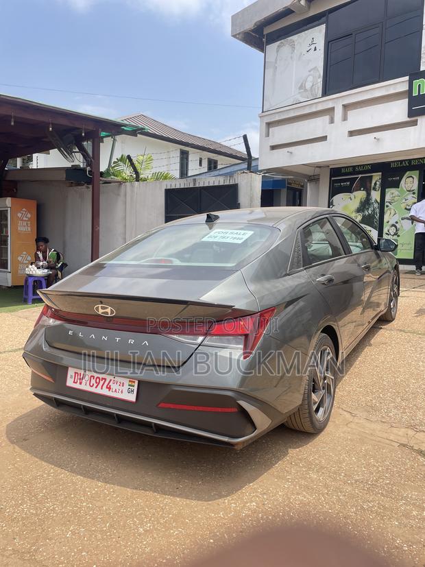 Hyundai Elantra SEL Sport IVT 2025 Gray