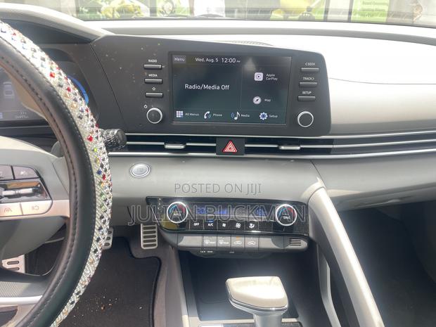 Hyundai Elantra SEL Sport IVT 2025 Gray