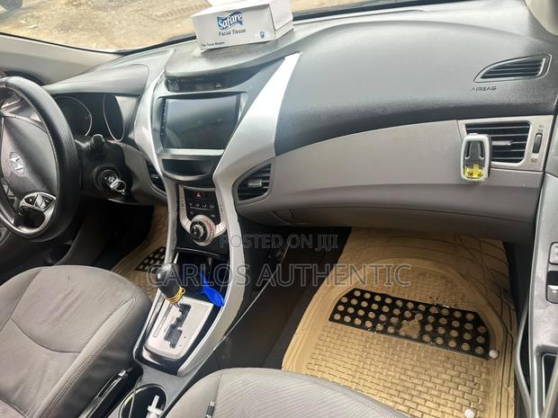 Hyundai Elantra 2013 White