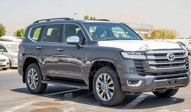 New Toyota Land Cruiser LC300 2025 Gray