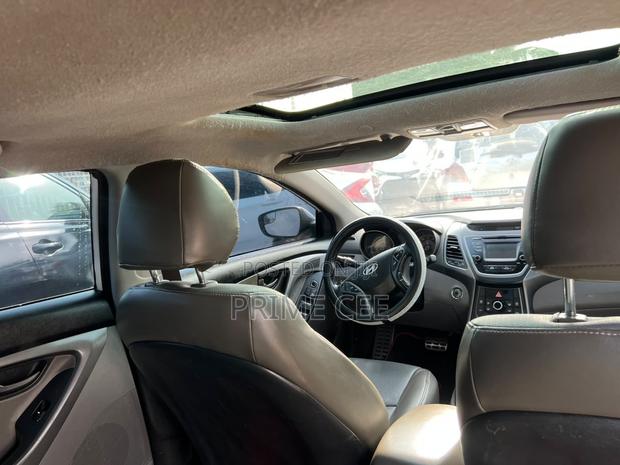 Hyundai Elantra Limited 4dr Sedan (1.8L 4cyl 6A) 2015 White