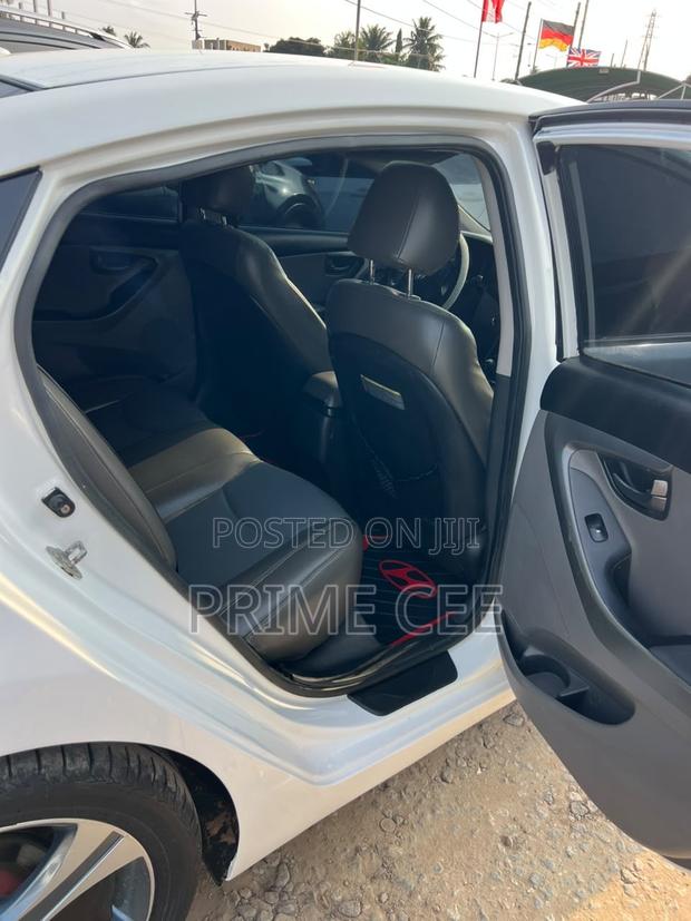 Hyundai Elantra Limited 4dr Sedan (1.8L 4cyl 6A) 2015 White