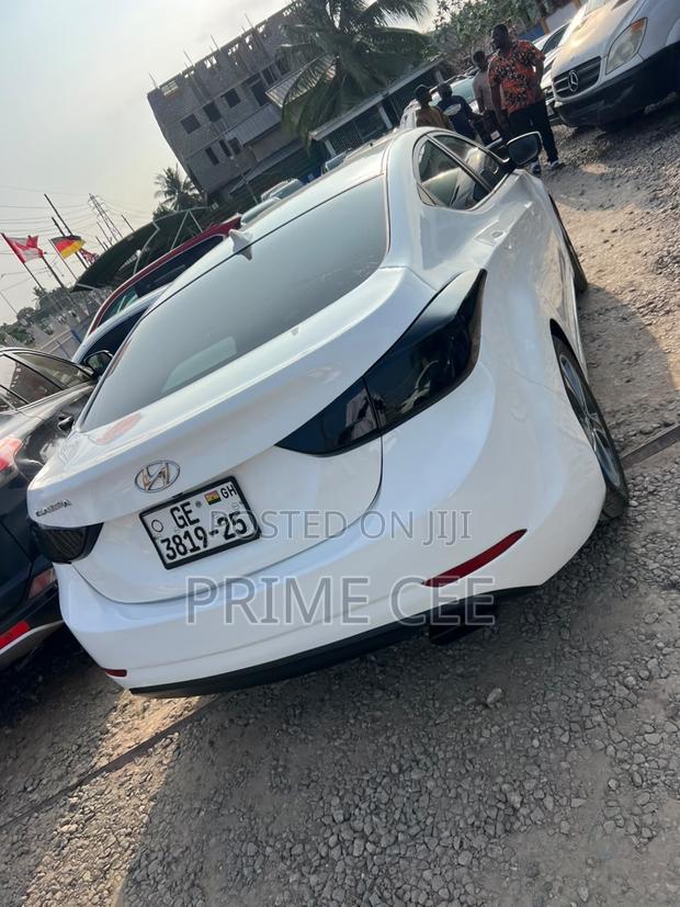 Hyundai Elantra Limited 4dr Sedan (1.8L 4cyl 6A) 2015 White