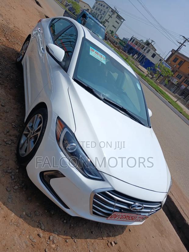 Hyundai Elantra 2018 White