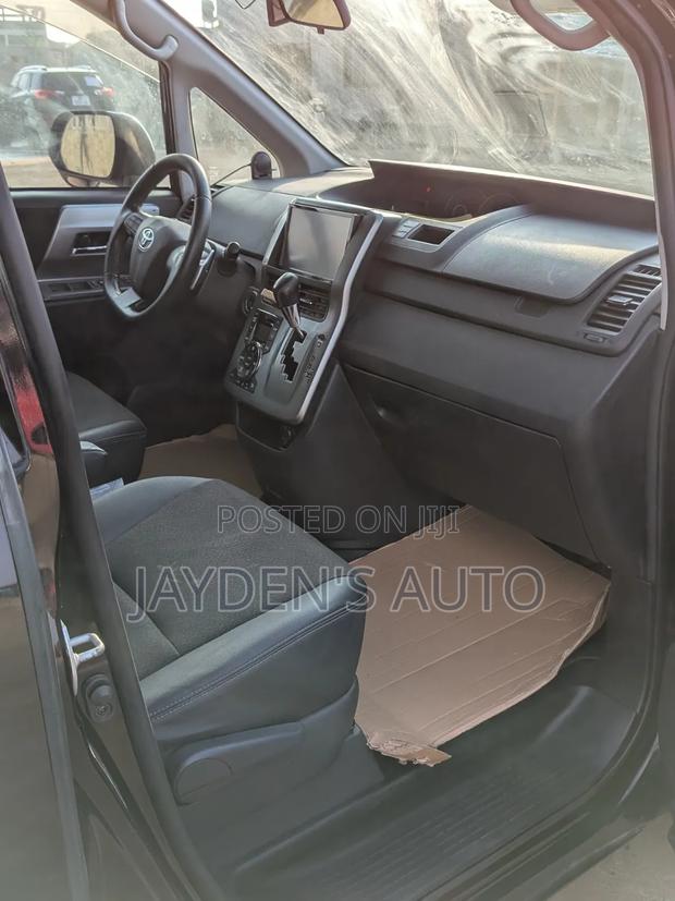 Toyota Voxy 2013 Black