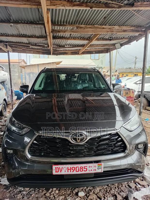 Toyota Highlander 2021 Gray