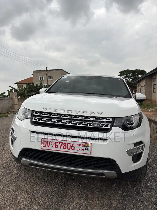 Land Rover Discovery Sport 2019 White