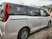 Toyota Esquire 2015 Silver for sale