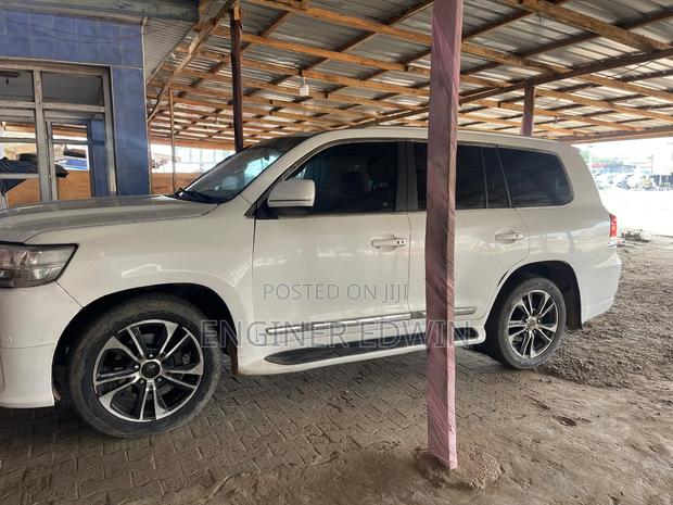 Toyota Land Cruiser 2014 White