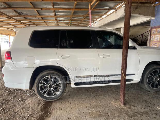 Toyota Land Cruiser 2014 White