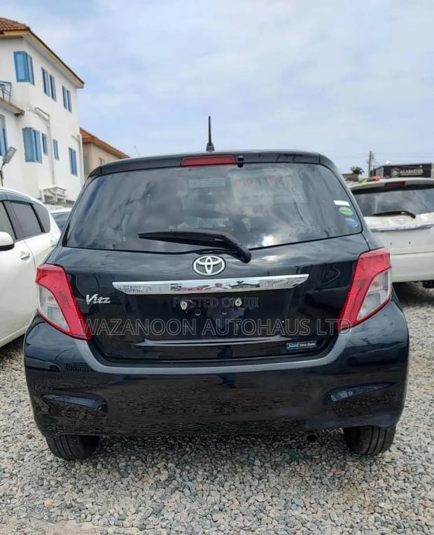 Toyota Vitz 2012 Black