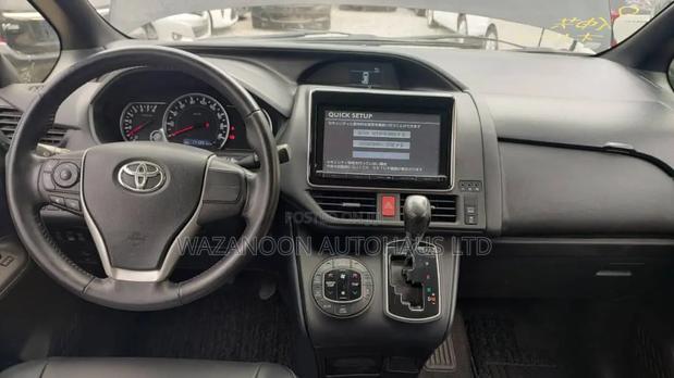 Toyota Voxy 2014 Black