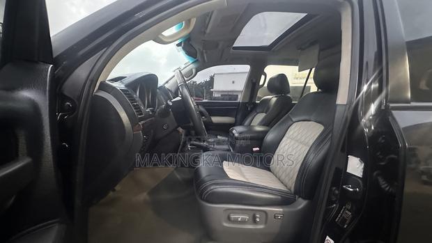 Toyota Land Cruiser 4.5 V8 DLX 2014 Black