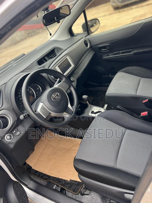 Toyota Vitz 1.3 AWD 3dr 2013 Silver