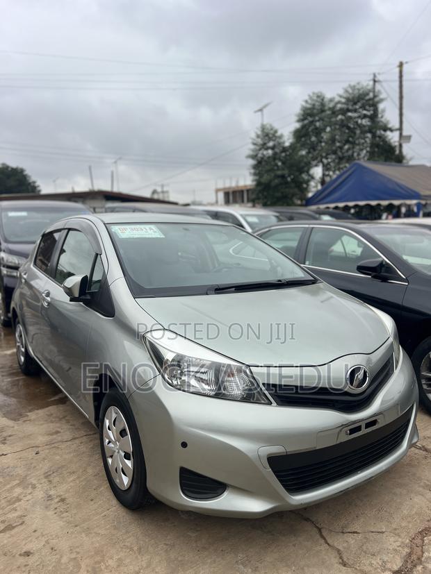 Toyota Vitz 1.3 AWD 3dr 2013 Green