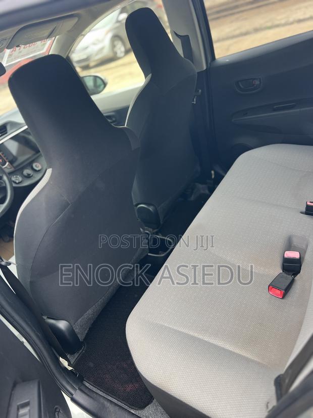 Toyota Vitz 1.3 AWD 3dr 2013 Green