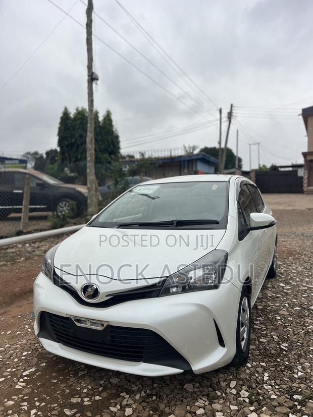Toyota Vitz 1.3 AWD 5dr 2015 White