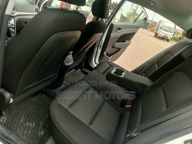 Hyundai Elantra 2018 White