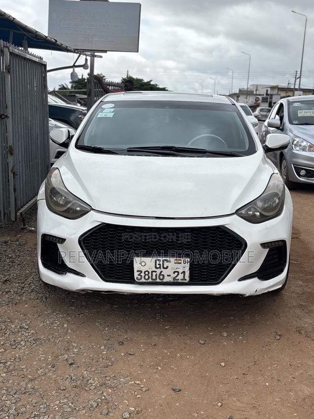 Hyundai Elantra Limited Sedan FWD (1.8L 4cyl 6A) 2013 White
