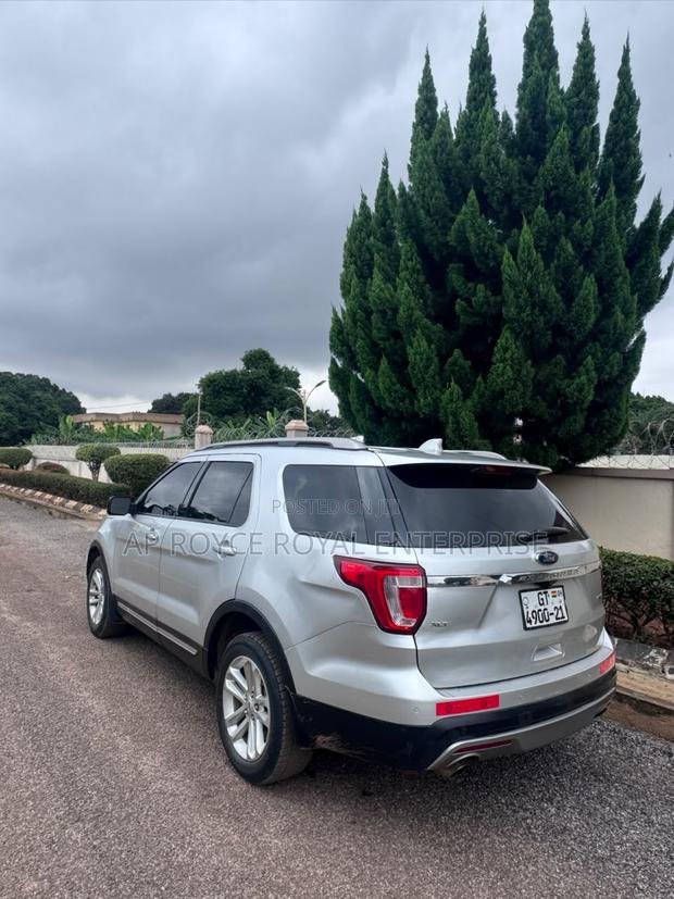 Ford Explorer XLT 4dr FWD (2.3L 4cyl 6A) 2017 Silver