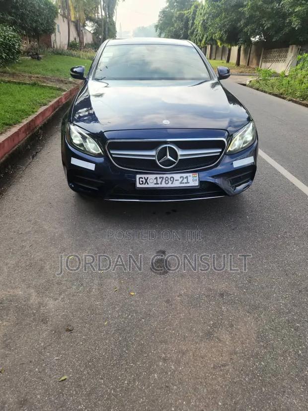Mercedes-Benz E300 2018 Blue