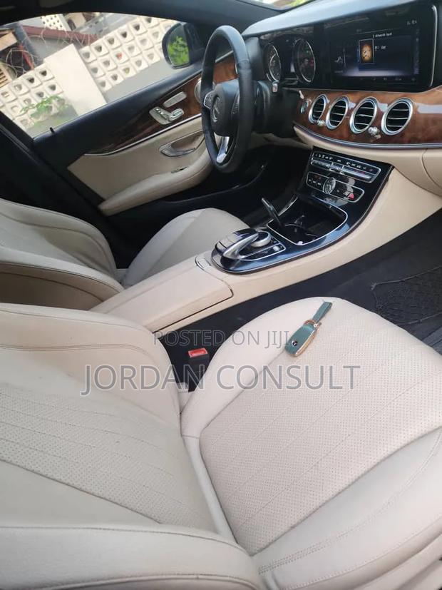Mercedes-Benz E300 2018 Blue