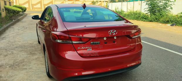Hyundai Elantra 2017 Red