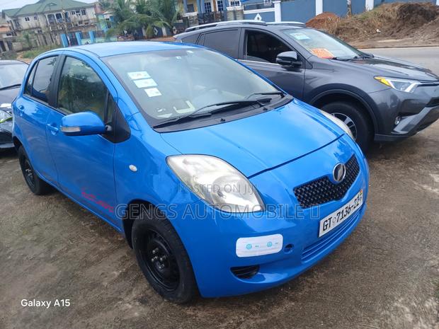 Toyota Vitz 2010 Blue