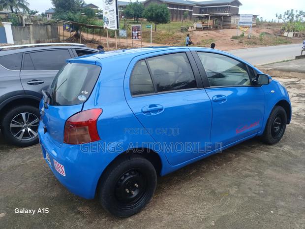 Toyota Vitz 2010 Blue
