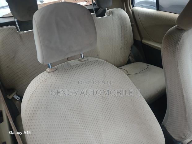 Toyota Vitz 2010 Blue