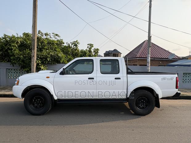 Nissan Hardbody 2017 White